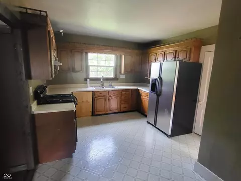 Kitchen - 715 5th St, Covington, IN 47932 photo 1 of 3