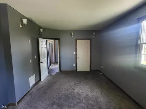 Bedroom - 715 5th St, Covington, IN 47932 photo 2 of 10