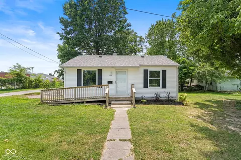 448 8th St, North Vernon, IN 47265
