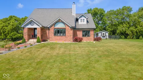 Exterior - 1013 Gray Squirrel Dr, Pendleton, IN 46064 photo 6 of 20