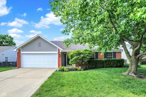 7772 High View Dr, Indianapolis, IN 46236