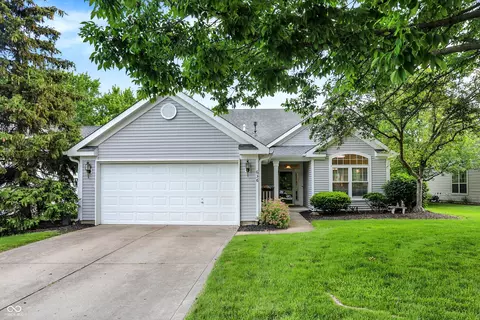 636 Burr Oak Dr, Carmel, IN 46032