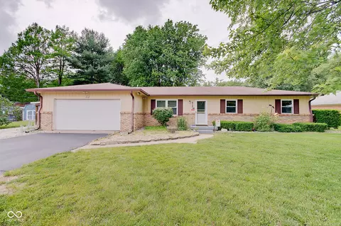 4781 Runyon Lake Dr, Greenwood, IN 46143