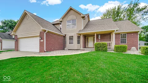 6800 Loretta Ct, Avon, IN 46123