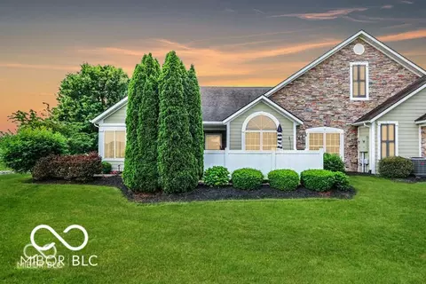 1192 Extraordinary Trl, Greenfield, IN 46140