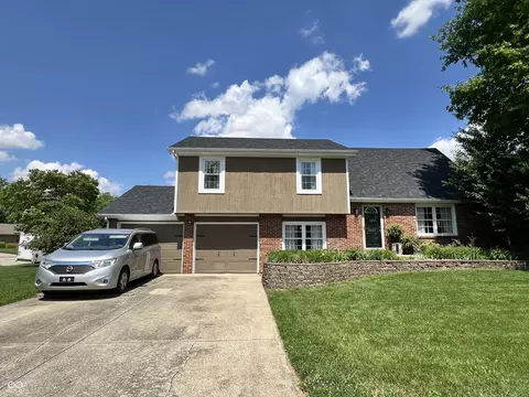 3821 Indianwood Dr, Columbus, IN 47203