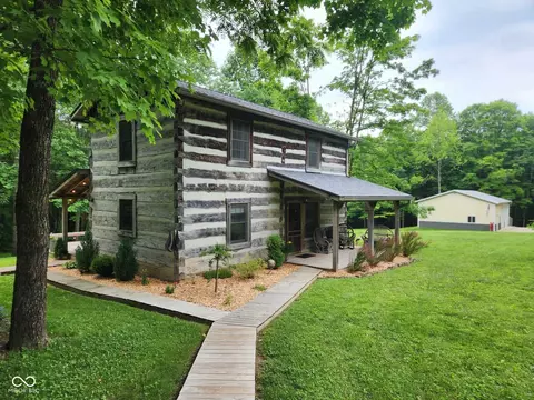 8241 Dog Trot Ln, Morgantown, IN 46160