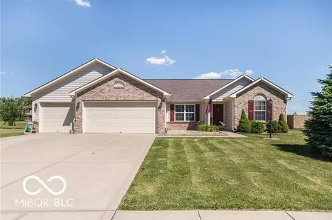 9053 N River Chase Ln, Mccordsville, IN 46055