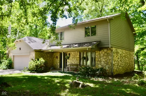578 Century Oaks Dr, Zionsville, IN 46077