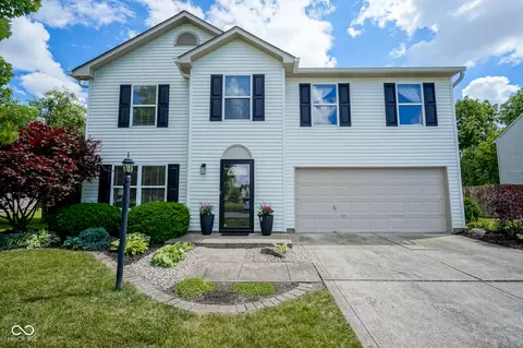 207 Broadmoor Bnd, Pittsboro, IN 46167