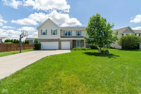 2371 S Moeller Cir, New Palestine, IN 46163