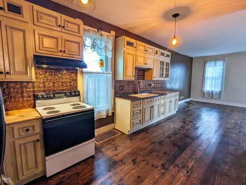 348 E Monroe St, Franklin, IN 46131 photo 10