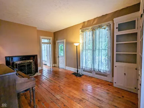 348 E Monroe St, Franklin, IN 46131 photo 7