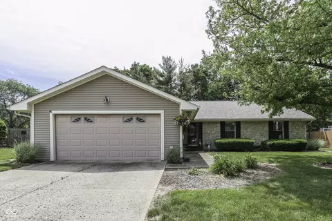8326 Rock Oak Dr, Indianapolis, IN 46227