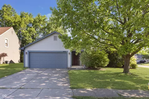 6890 Wild Cherry Dr, Fishers, IN 46038