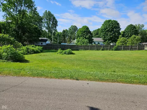 405 N 407 N Market St, Carthage, IN 46115