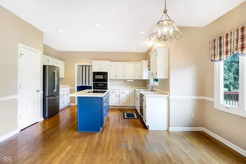 5564 Dover Dr, Carmel, IN 46033 photo 11