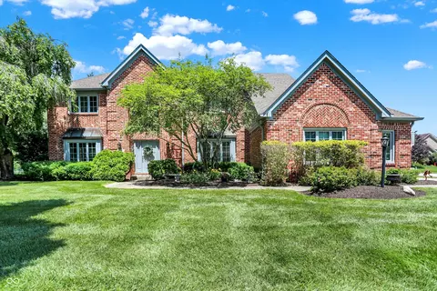 5564 Dover Dr, Carmel, IN 46033
