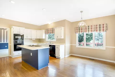 5564 Dover Dr, Carmel, IN 46033 photo 10