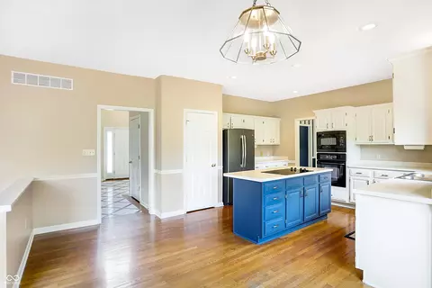 5564 Dover Dr, Carmel, IN 46033 photo 12