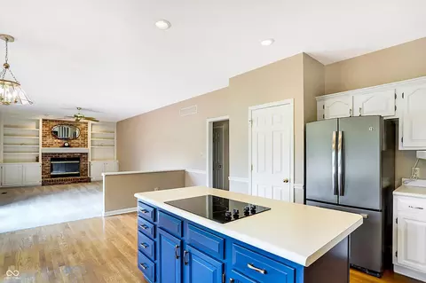 5564 Dover Dr, Carmel, IN 46033 photo 16