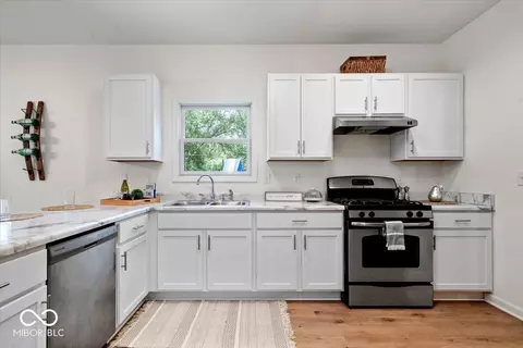 Kitchen - 123 E Central Way, Pendleton, IN 46064 photo 4 of 4