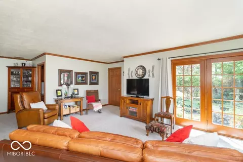 Living - 406 W Cherry St, Dunreith, IN 47385 photo 3 of 5