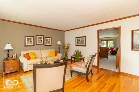 Living - 406 W Cherry St, Dunreith, IN 47385 photo 4 of 5