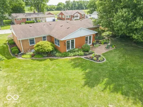 Exterior - 406 W Cherry St, Dunreith, IN 47385 photo 15 of 18