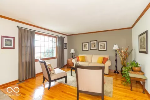 Living - 406 W Cherry St, Dunreith, IN 47385 photo 5 of 5