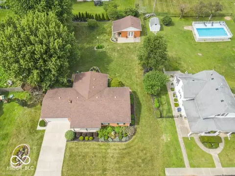View/Area - 406 W Cherry St, Dunreith, IN 47385 photo 5 of 7
