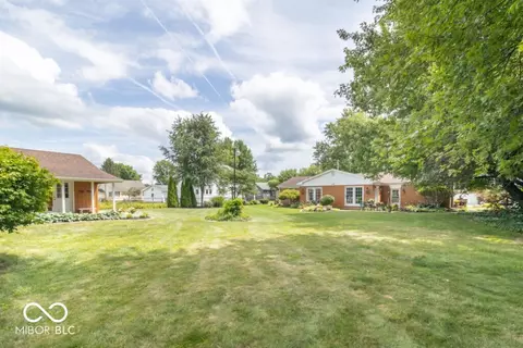 Exterior - 406 W Cherry St, Dunreith, IN 47385 photo 7 of 18