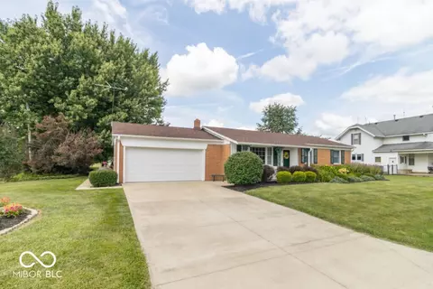 Exterior - 406 W Cherry St, Dunreith, IN 47385 photo 12 of 18