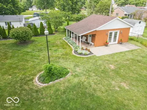Exterior - 406 W Cherry St, Dunreith, IN 47385 photo 13 of 18