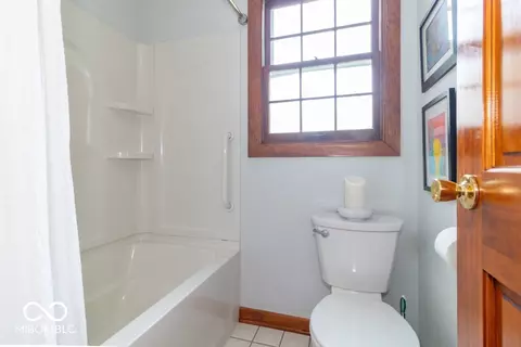 Bath - 406 W Cherry St, Dunreith, IN 47385 photo 2 of 3