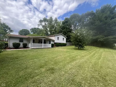 704 E Main St, Ladoga, IN 47954