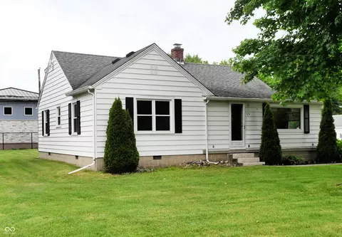 124 South St, Southport, IN 46227