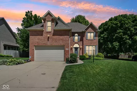 28 E Laredo Way N, Carmel, IN 46032