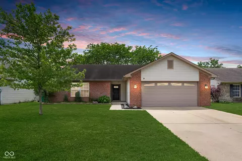 9615 Claymore Dr, Fishers, IN 46038