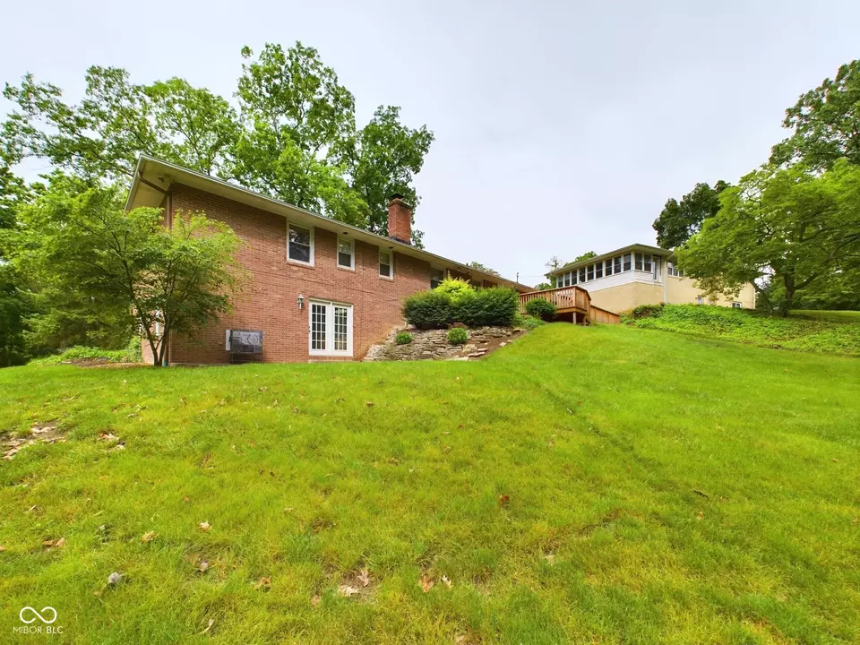Exterior - 1540 Lennox St, Anderson, IN 46012 photo 7 of 10