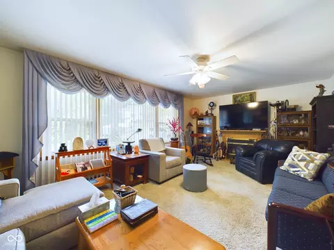 Living - 1540 Lennox St, Anderson, IN 46012 photo 1 of 4
