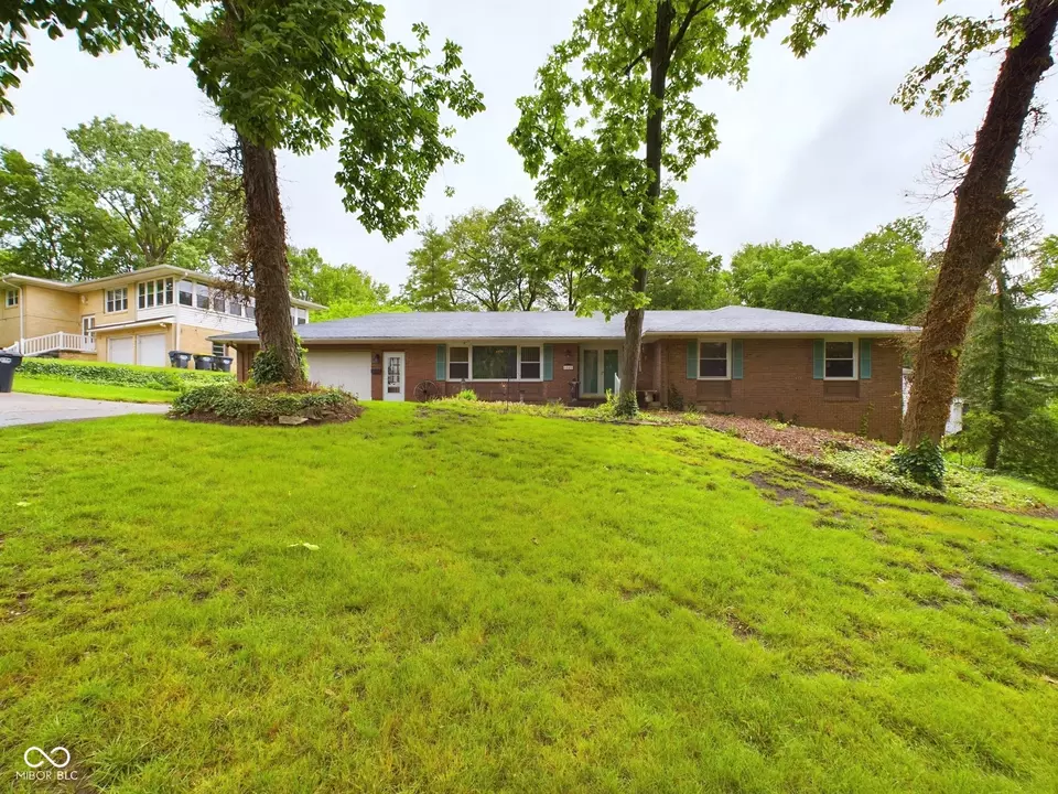 Exterior - 1540 Lennox St, Anderson, IN 46012 photo 2 of 10