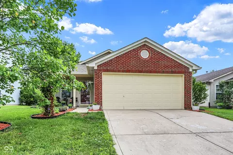 1777 Long Lake Dr, Greenwood, IN 46143