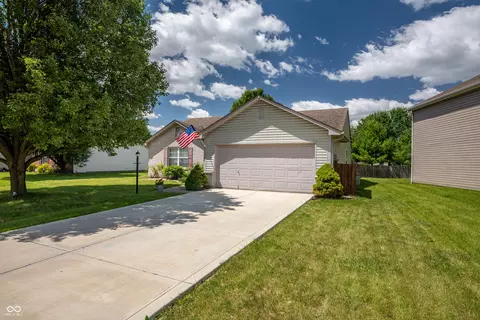 5504 Wood Hollow Dr, Indianapolis, IN 46239
