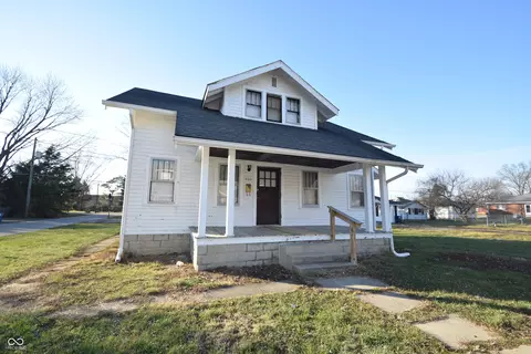 200 N Munsie St, Cumberland, IN 46229