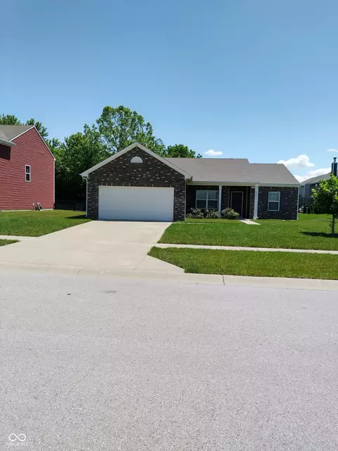 2231 Goldenrod Dr, Greenwood, IN 46143