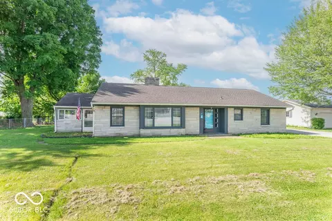 37 St Clair St, Mooresville, IN 46158