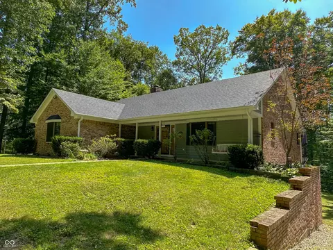 559 E Country Ln, Martinsville, IN 46151