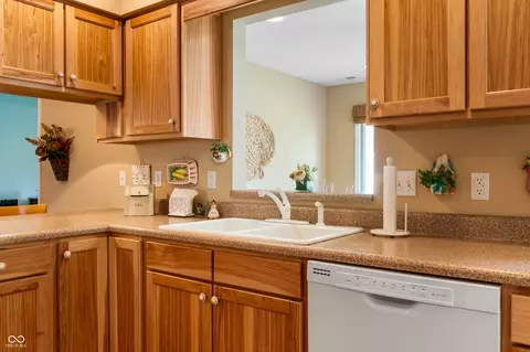 Kitchen - 132 Warwick Way, Pendleton, IN 46064 photo 3 of 3