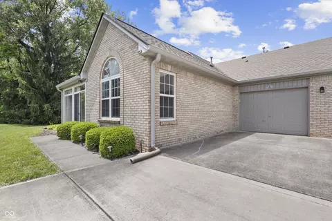 5778 Quail Crossing Dr, Indianapolis, IN 46237